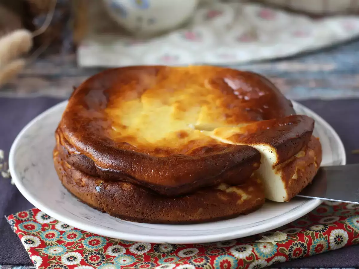 Herkullinen juustokakku ilman pohjaa, joka on superhelppo tehdä!