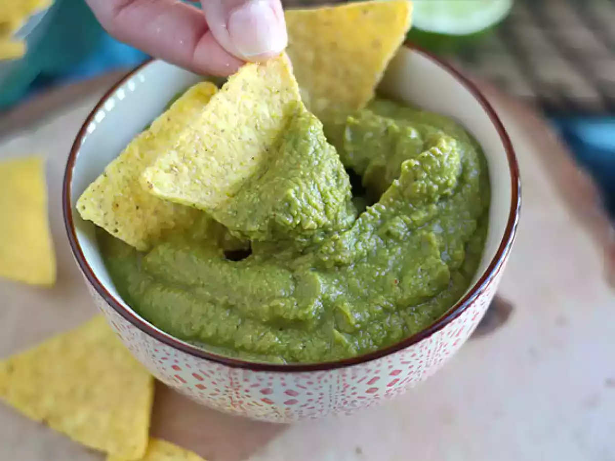 Herneitä ja limettiä sisältävä guacamole - kuva 3