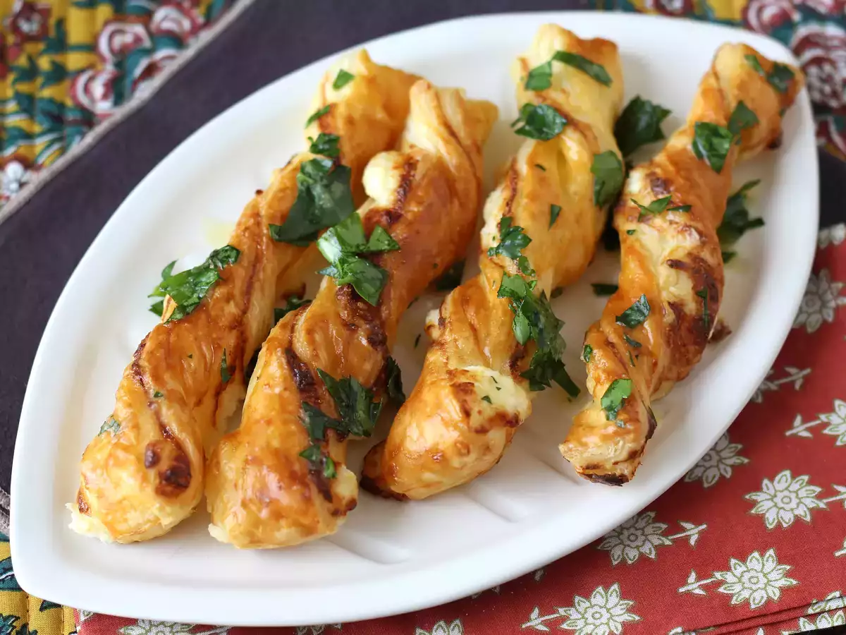 Hiutaloituja juustokierroksia Airfryerilla - kuva 4