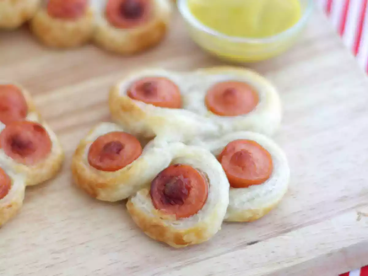 Hiutaloituja kukkia knackisin kanssa