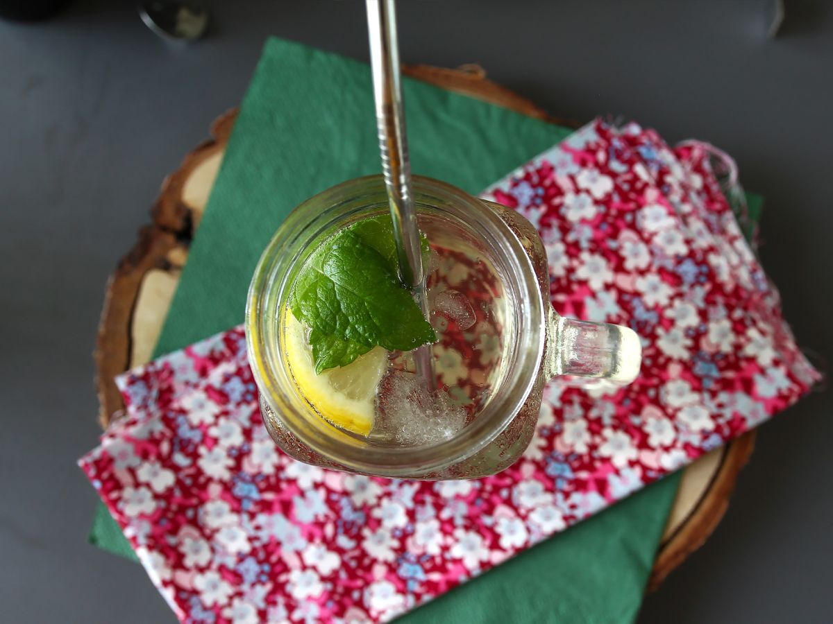 Hugo Spritz ja elderflower-siirappi, raikas ja makea cocktail - kuva 2