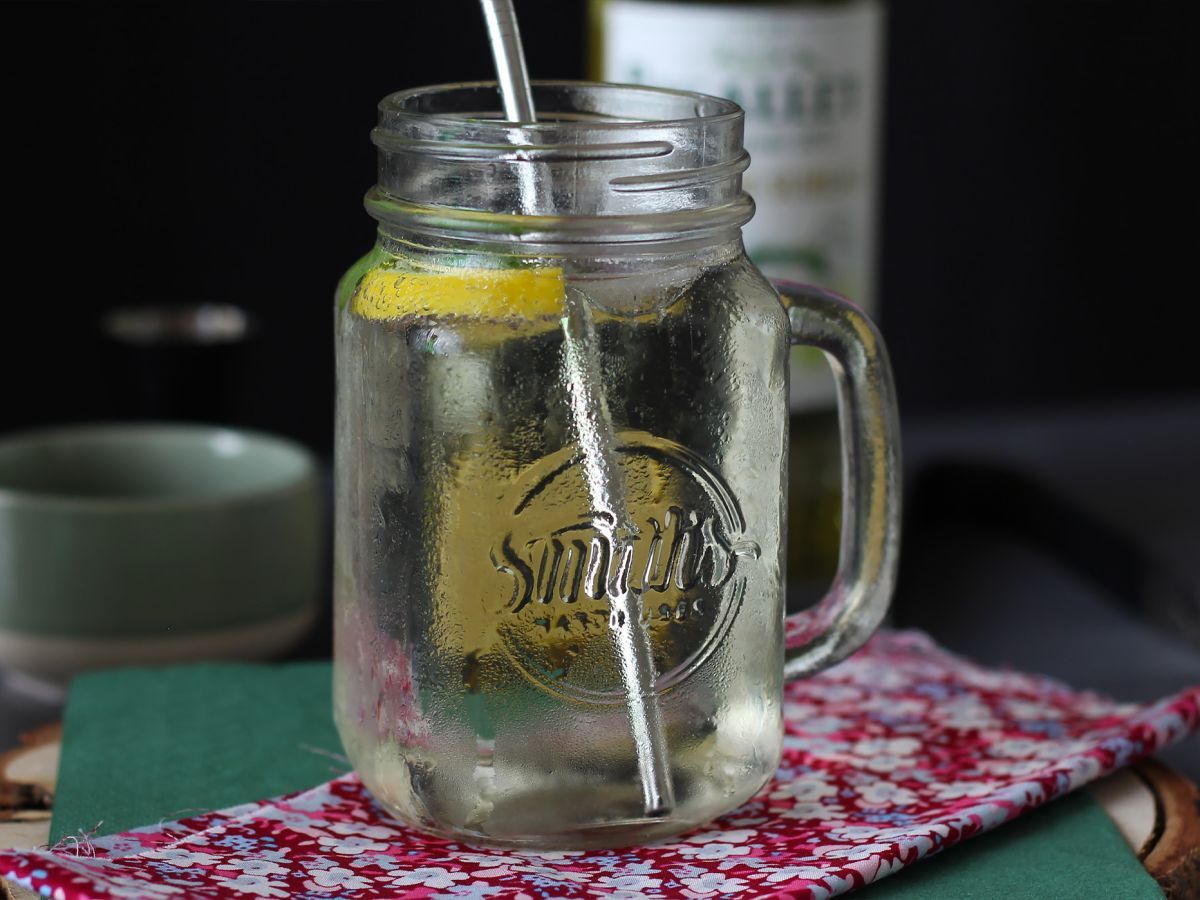 Hugo Spritz ja elderflower-siirappi, raikas ja makea cocktail - kuva 3