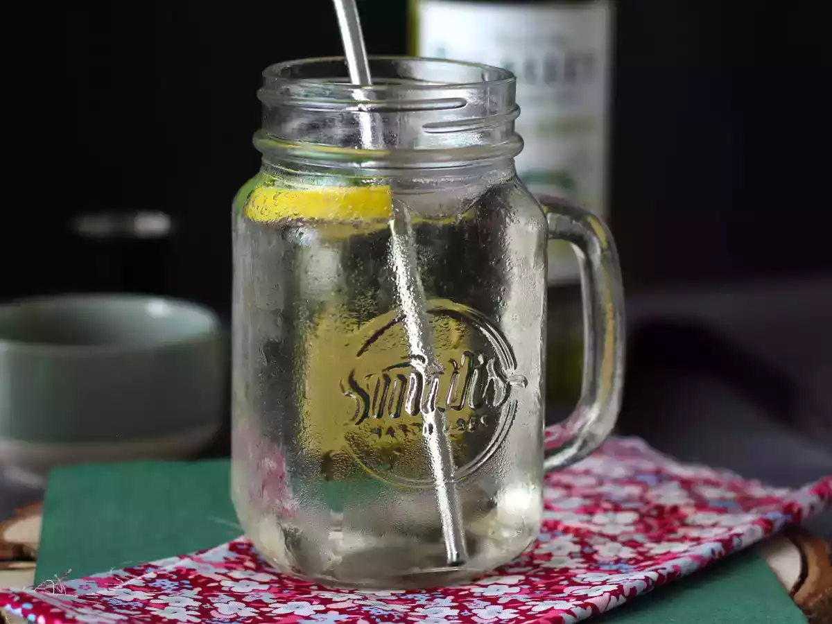Hugo Spritz ja elderflower-siirappi, raikas ja makea cocktail - kuva 3