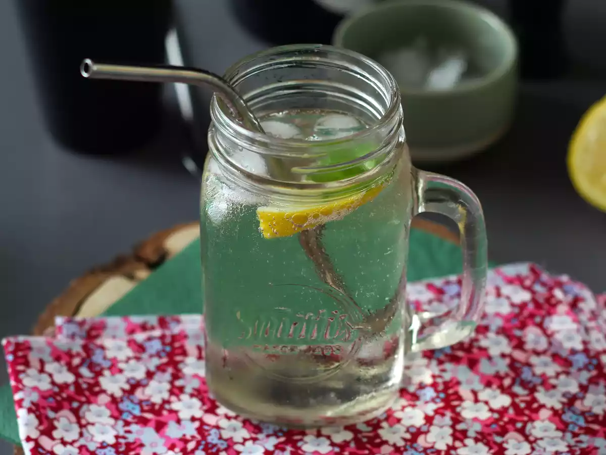 Hugo Spritz ja elderflower-siirappi, raikas ja makea cocktail - kuva 4