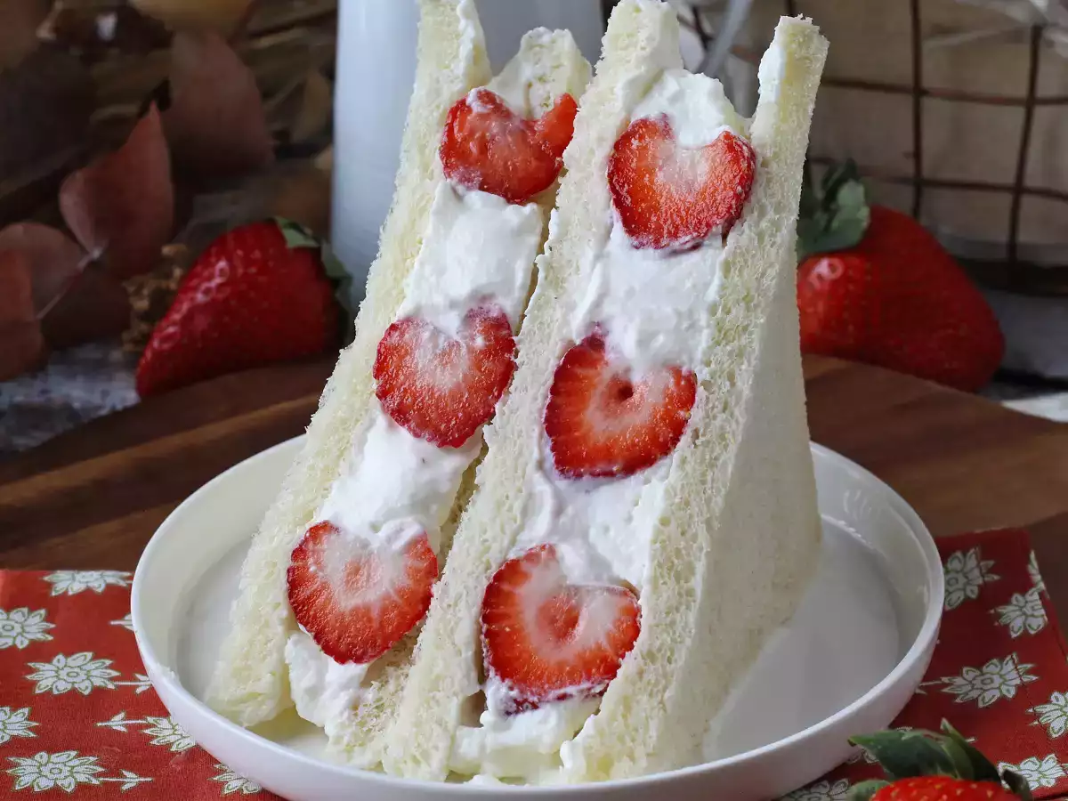 Ichigo sando, japanilainen mansikkaleipä!