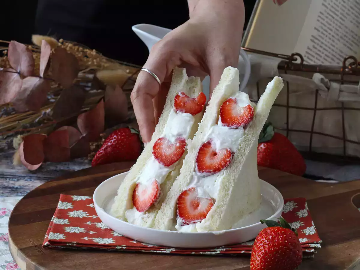Ichigo sando, japanilainen mansikkaleipä! - kuva 5