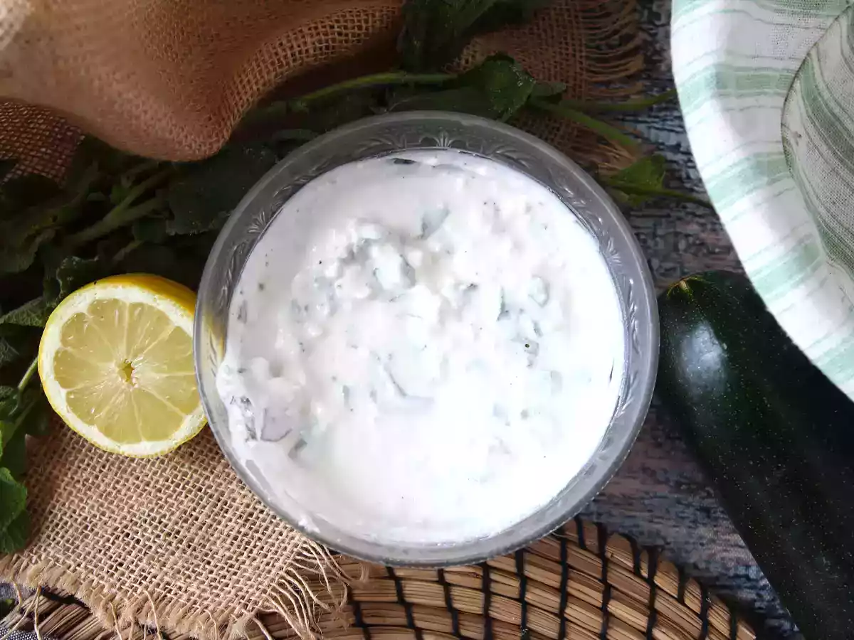Jogurtti-, feta-, sitruuna- ja minttukastike! - kuva 3