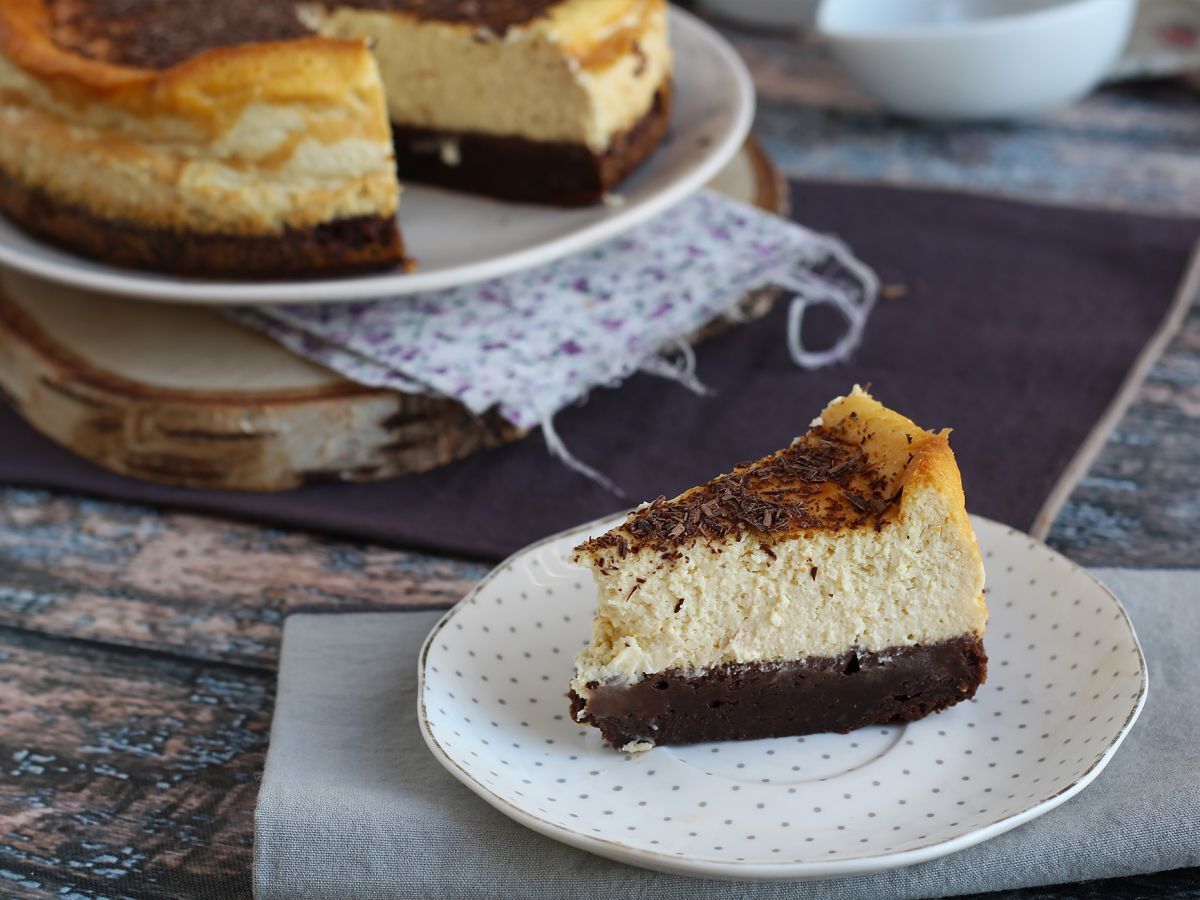 Juustokakku-brownie, yllättävä yhdistelmä, joka ilahduttaa makunystyröitäsi!