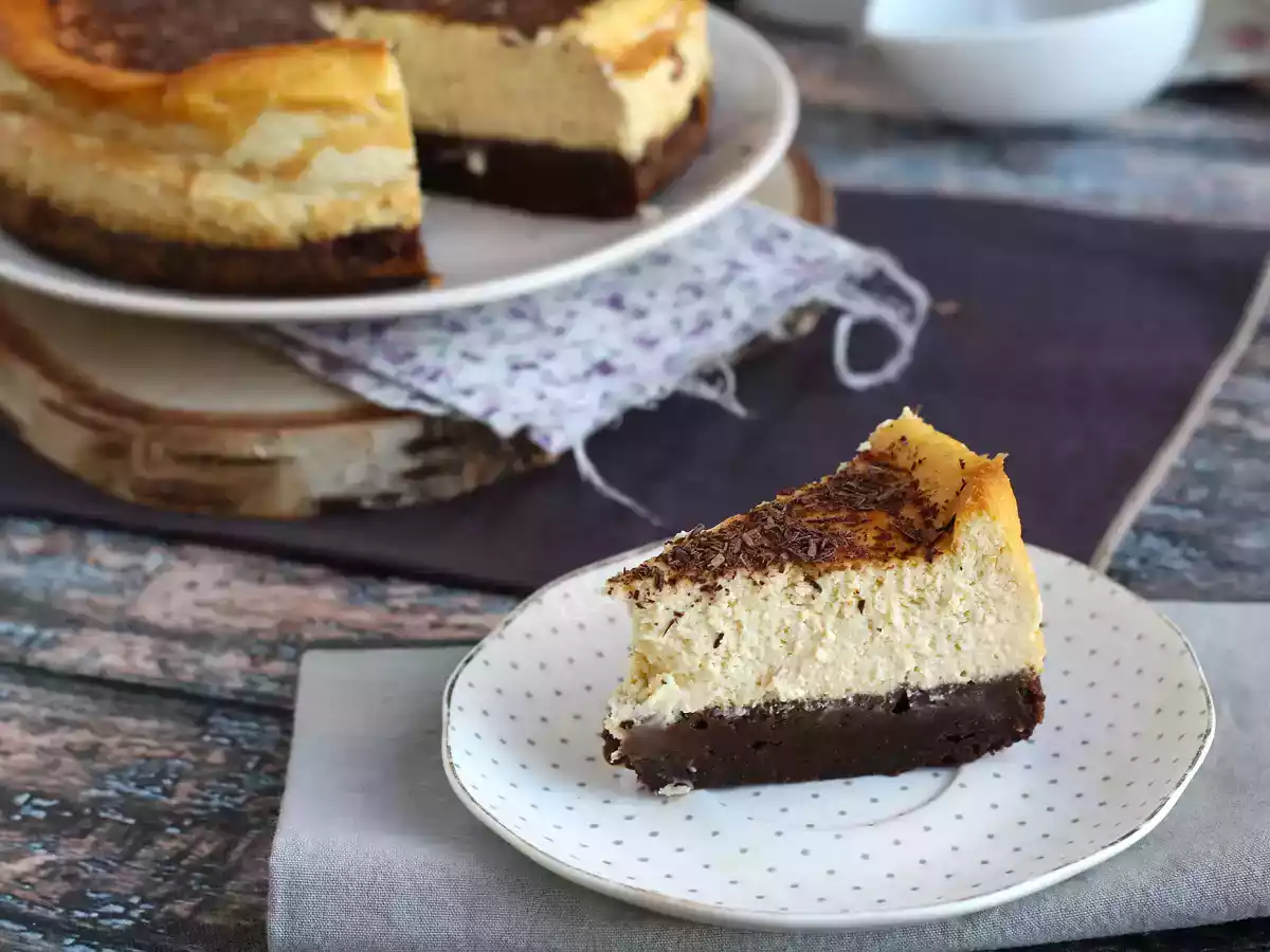 Juustokakku-brownie, yllättävä yhdistelmä, joka ilahduttaa makunystyröitäsi!