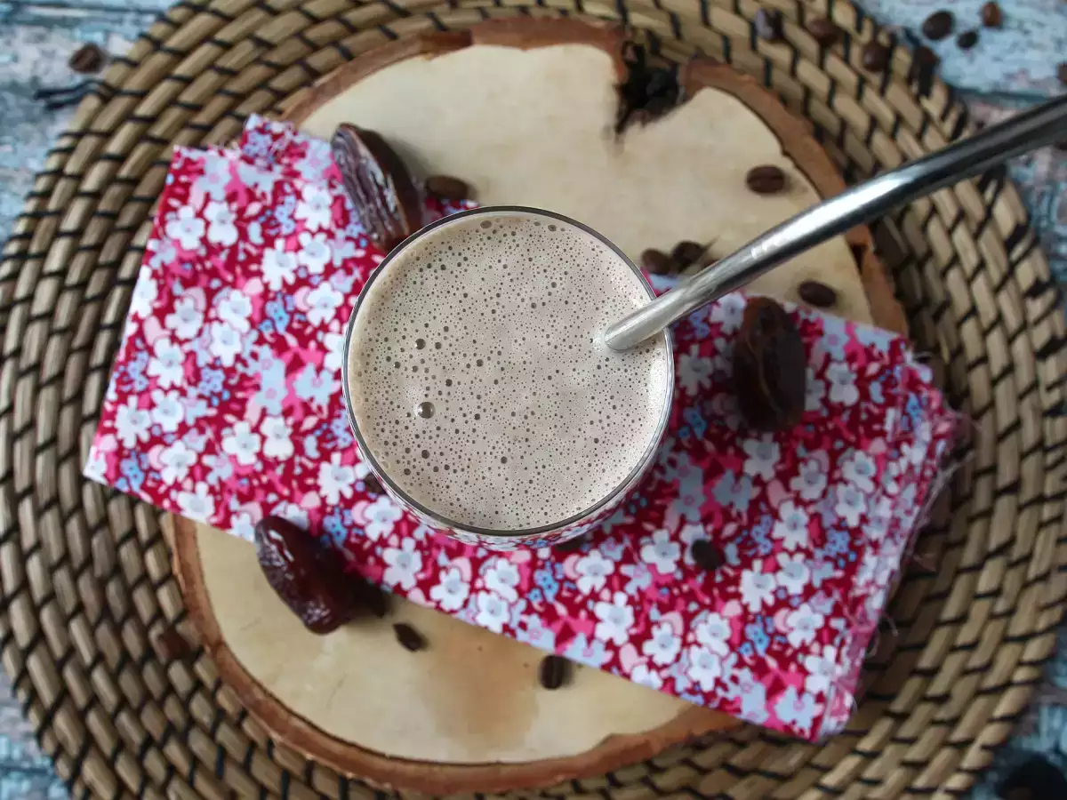 Kahvi-taatelismoothie, joka herättää! - kuva 5