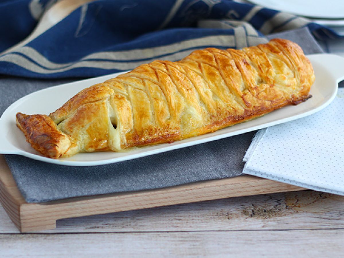 Kalaa lehtitaikinakuoressa pinaatin ja mozzarellan kera. - kuva 3