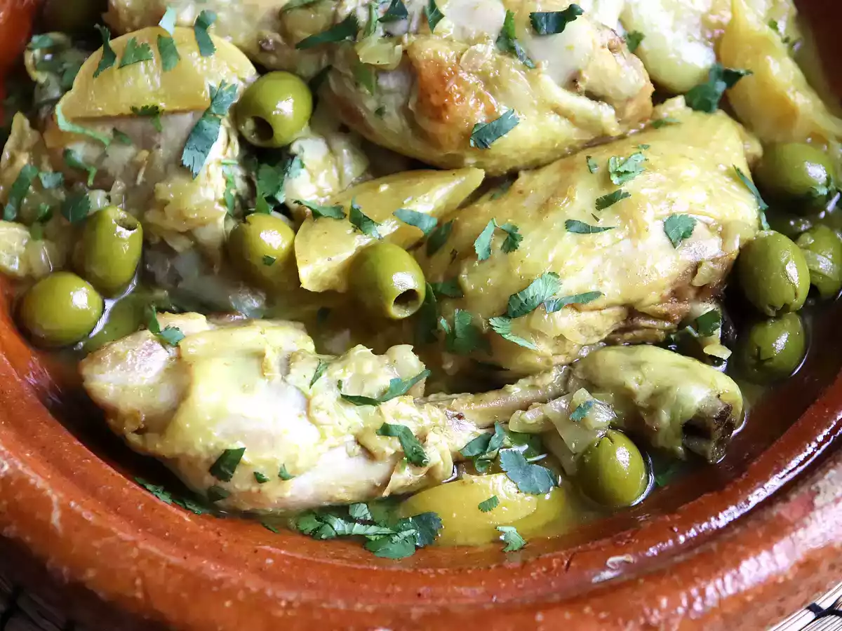Kana, sitruunaa ja oliiveja sisältävä tagine (superhelppo tehdä!) - kuva 2
