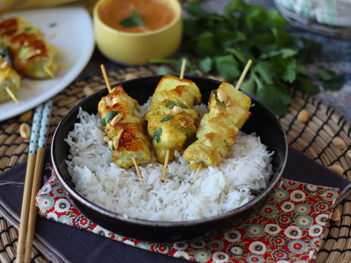 Kanakebab satay-kastikkeella, kulinaarinen matka Aasiaan!