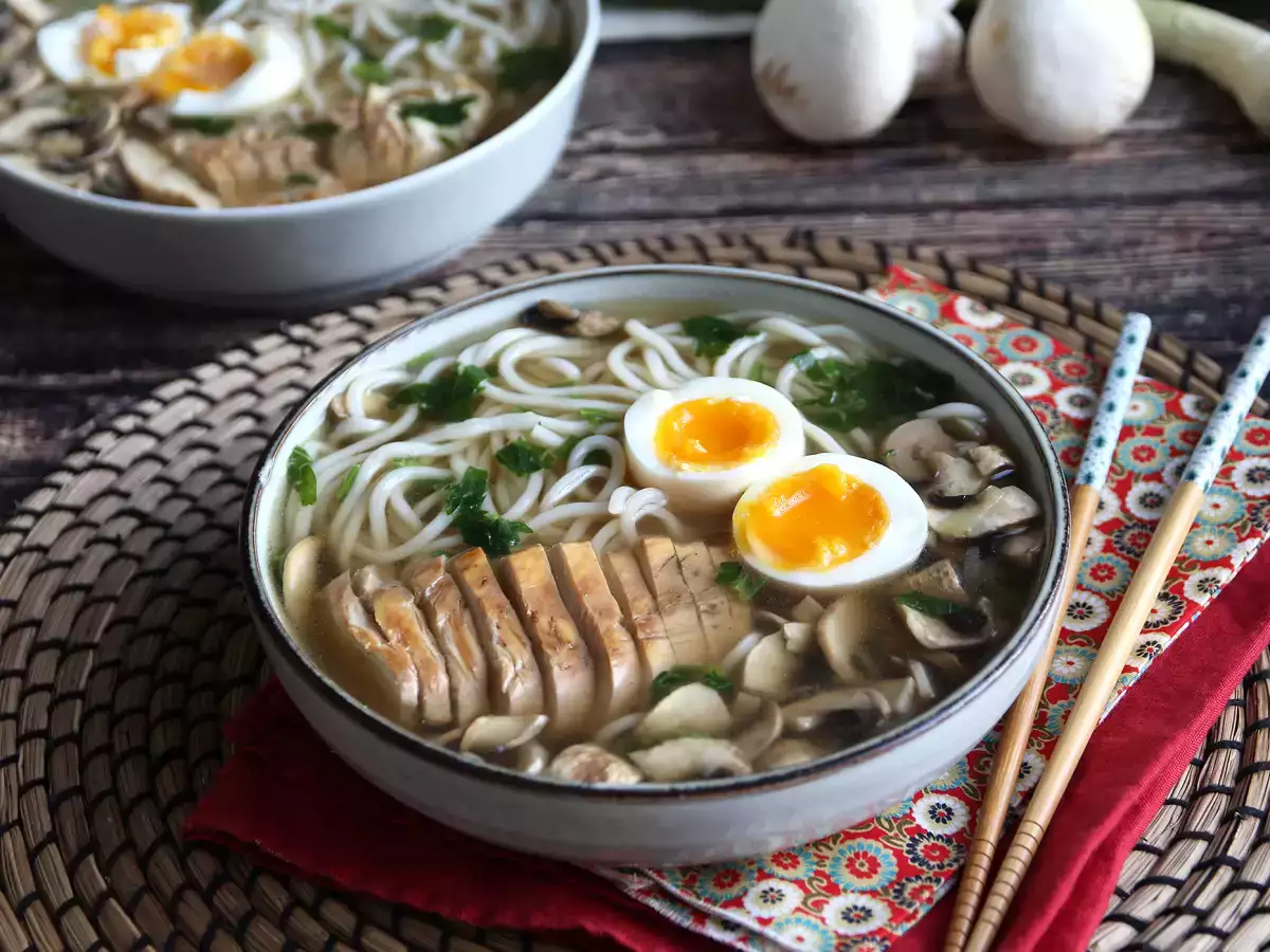 Kanaramen: helppo versio tästä ikonisesta aasialaisesta ruoasta!