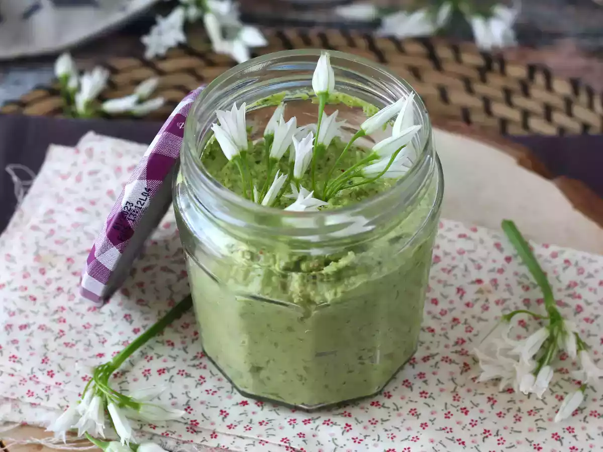 Karhun valkosipulipesto, tuoksuva ja supermaukas!