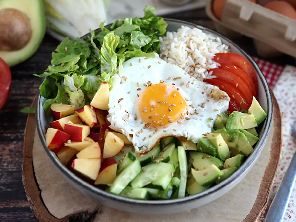 Kasvis-buddha bowl – kaunis, tasapainoinen ja värikäs salaatti!