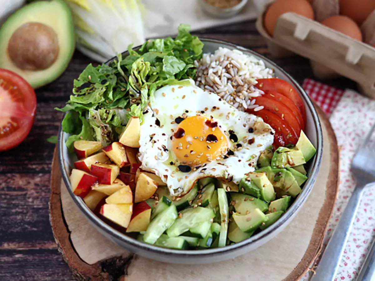 Kasvis-buddha bowl – kaunis, tasapainoinen ja värikäs salaatti! - kuva 3