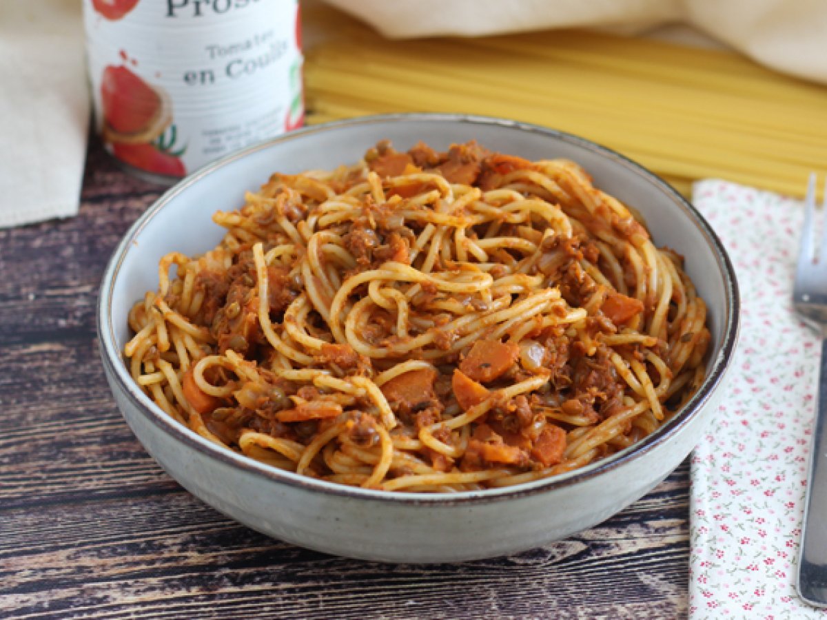 Kasvisbolognese spagettisi kaveriksi!