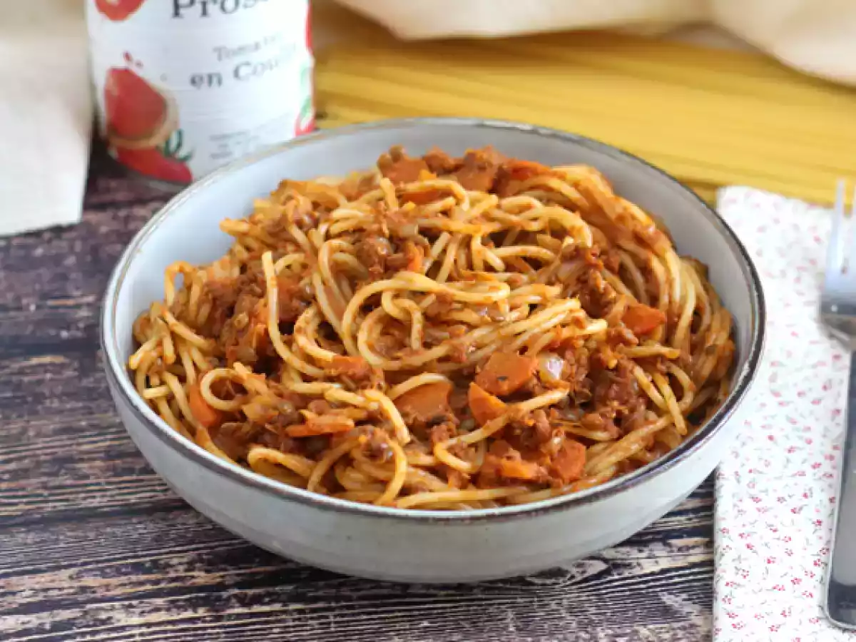 Kasvisbolognese spagettisi kaveriksi!