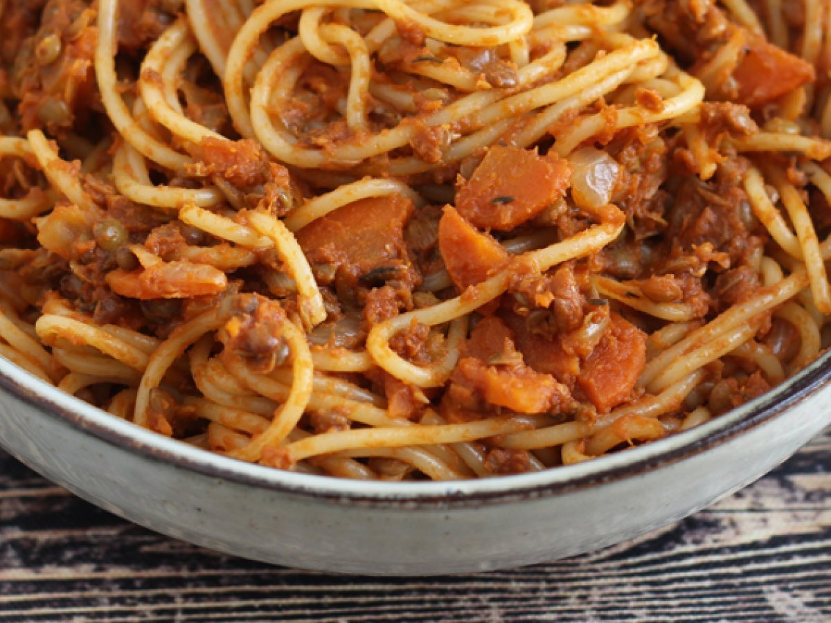 Kasvisbolognese spagettisi kaveriksi! - kuva 4
