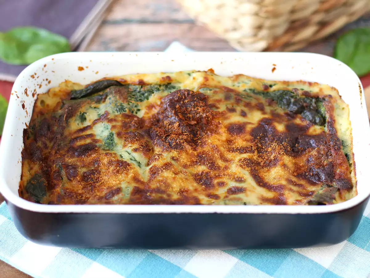 Kasvislasagne, jossa on pinaattia ja tofua, valmistettu ilmakeittimessä - kuva 3