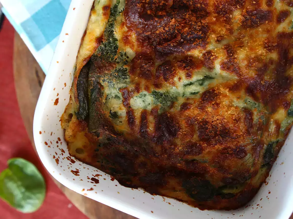Kasvislasagne, jossa on pinaattia ja tofua, valmistettu ilmakeittimessä - kuva 4