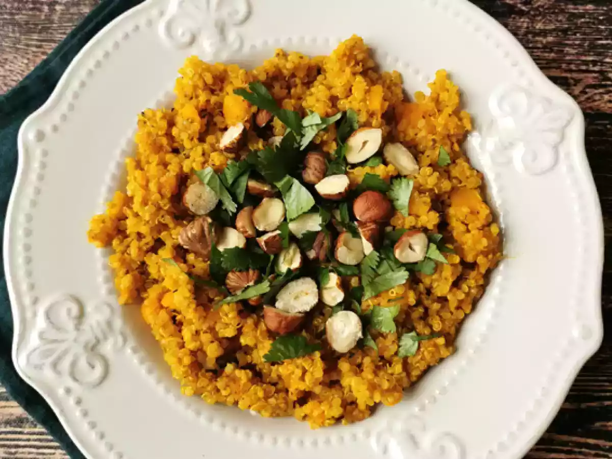 Kasvisrisotto kvinoan, butternutin, hasselpähkinöiden ja korianterin kanssa - Quinotto