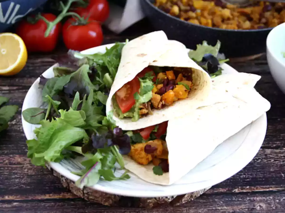 Kasvissyöjä fajitas teksturoidun soijaproteiinin kanssa