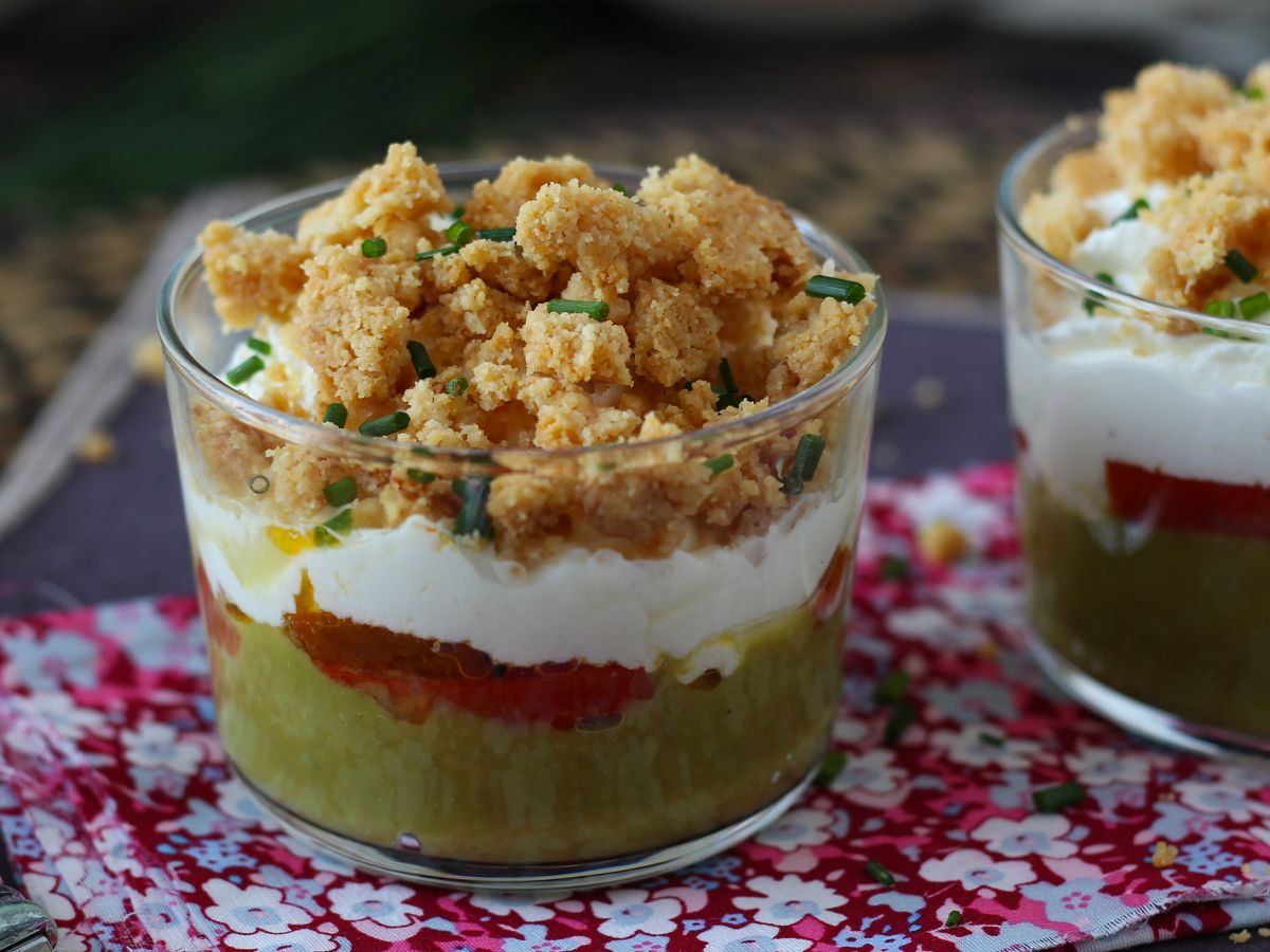 Kasvissyöjän verrines: hernekeittoa, parmesaanimurskaa ja mascarponekermaa. - kuva 5