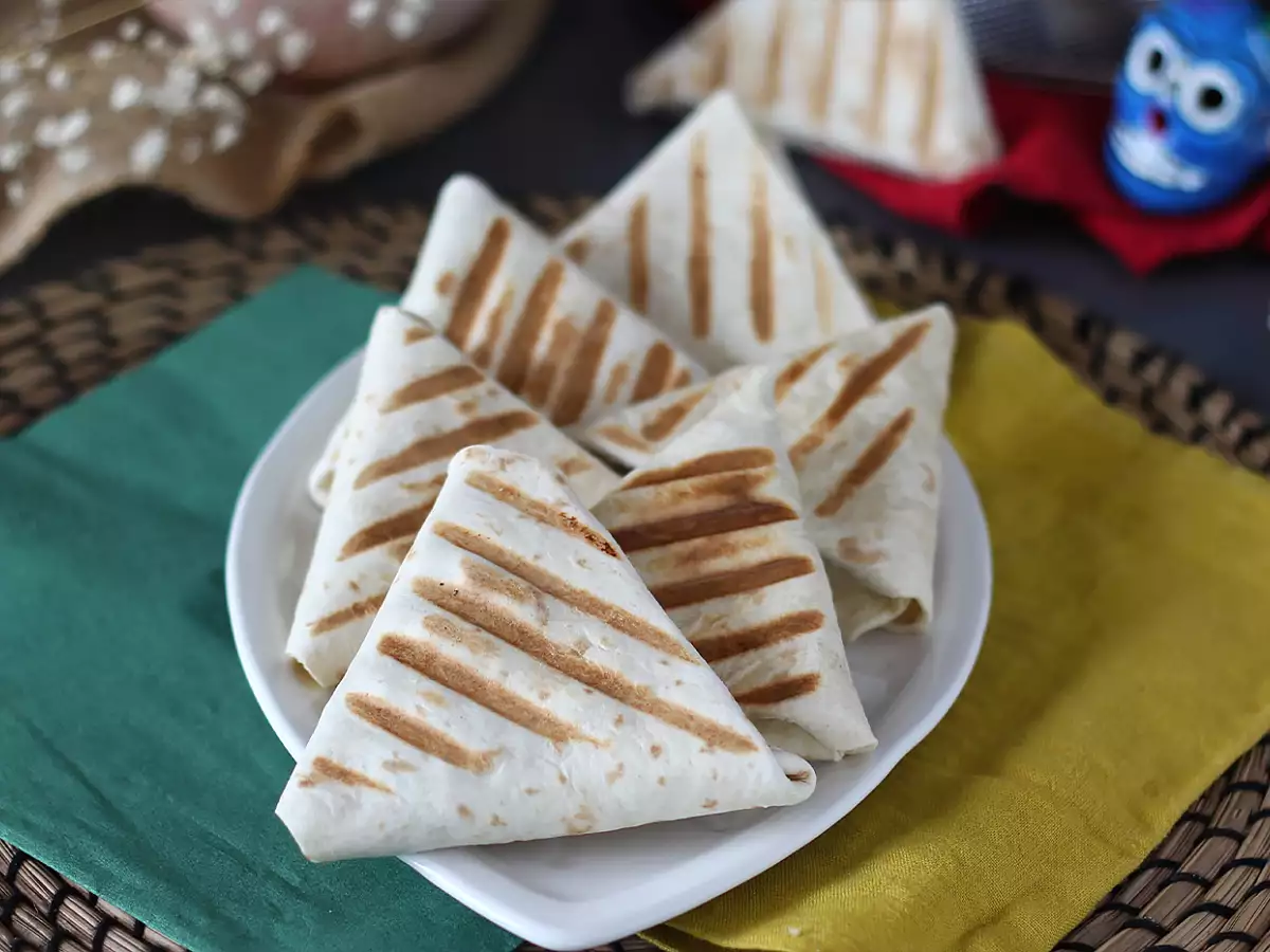 Kasvistäytteiset tacosamosat