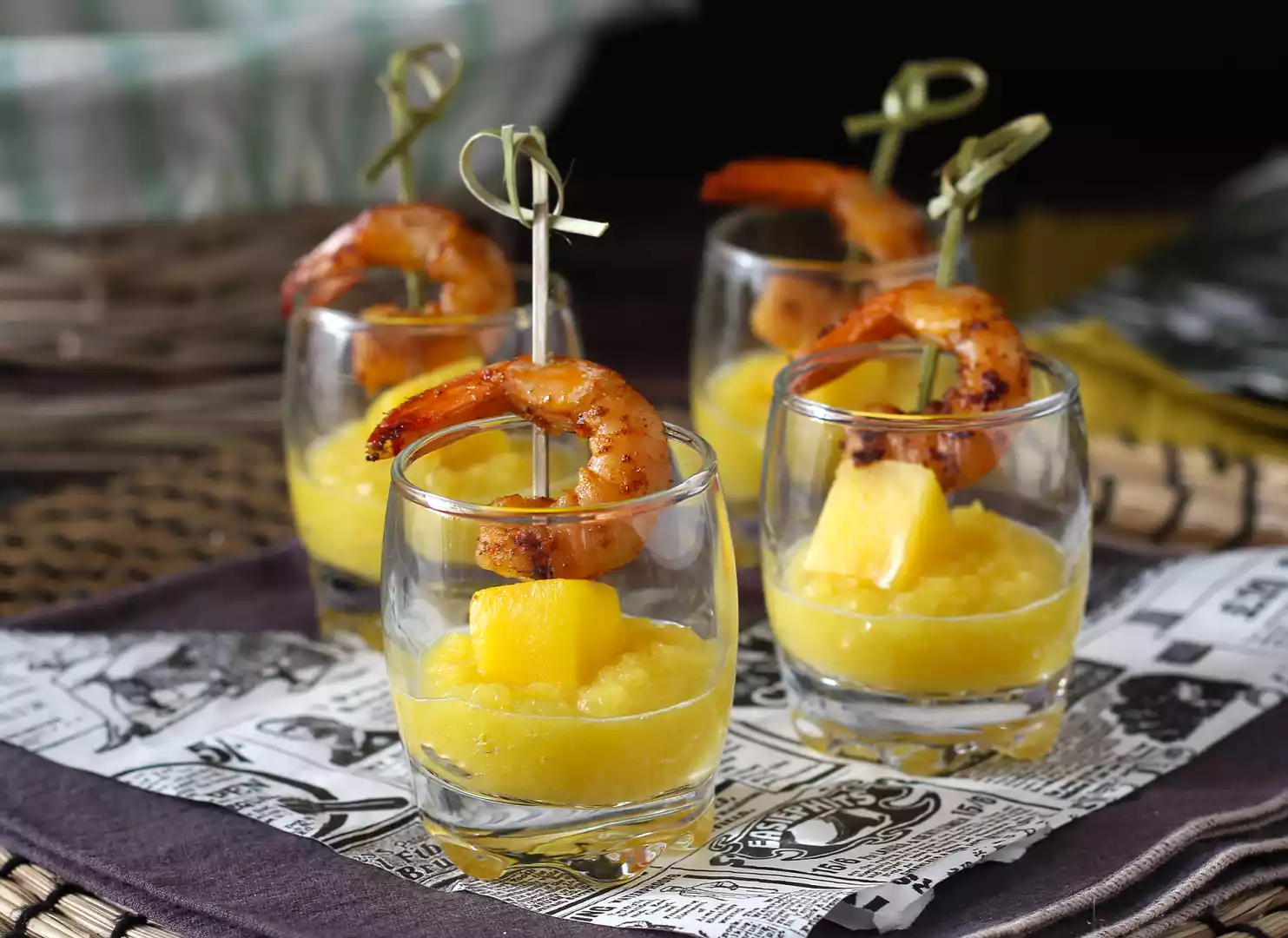 Katkarapu- ja mangoverrineet makeaksi ja suolaiseksi aperitiiviksi