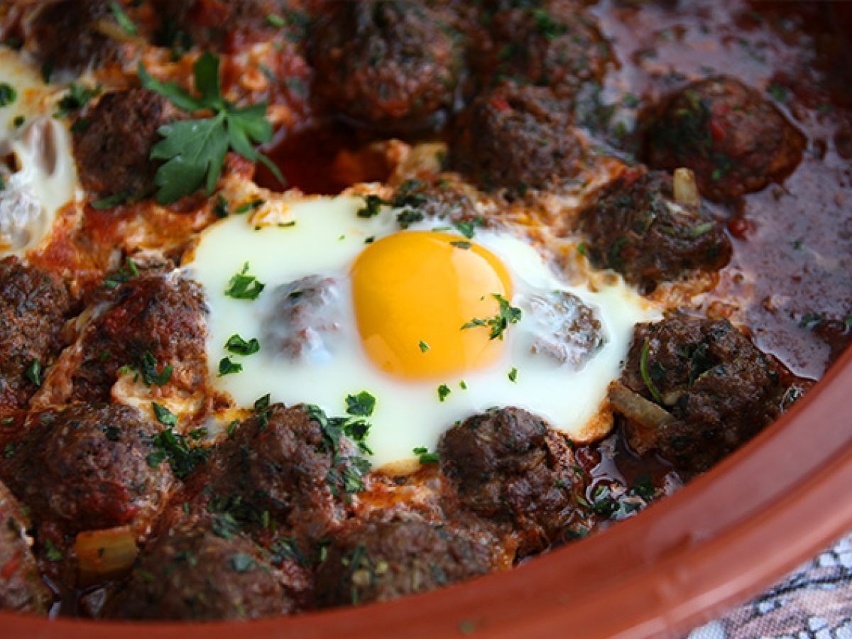 Kefta tagine (mausteisten ja yrttien kanssa jauhettuja lihapullia) - kuva 3