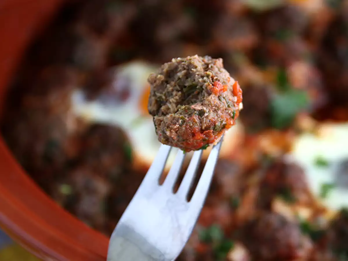 Kefta tagine (mausteisten ja yrttien kanssa jauhettuja lihapullia) - kuva 4