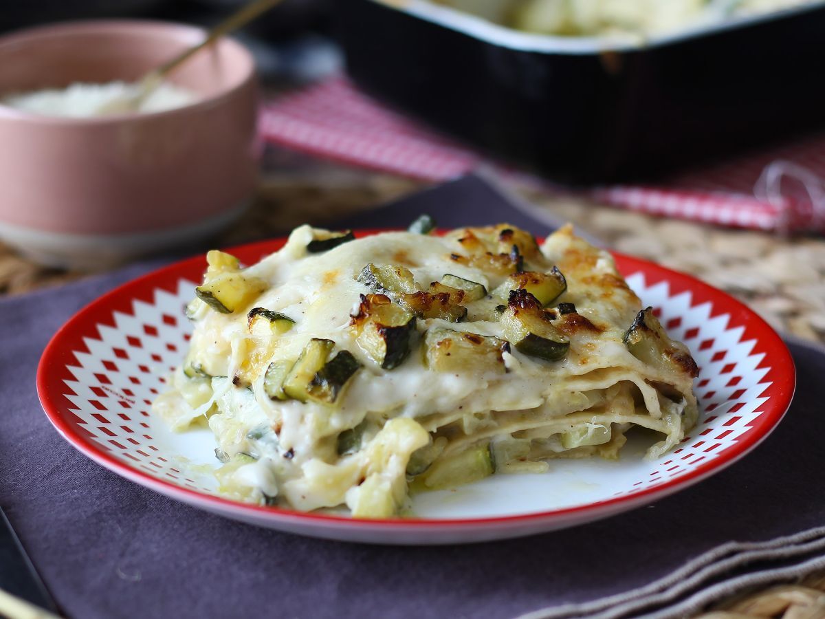 Kermainen kesäkurpitsa-lasagne: paras kasvisresepti, jota kannattaa kokeilla!