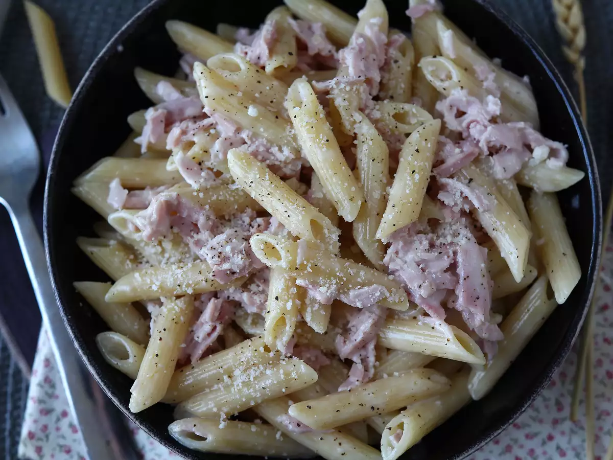 Kermainen kinkkupasta – nopea ja vastustamaton! - kuva 5
