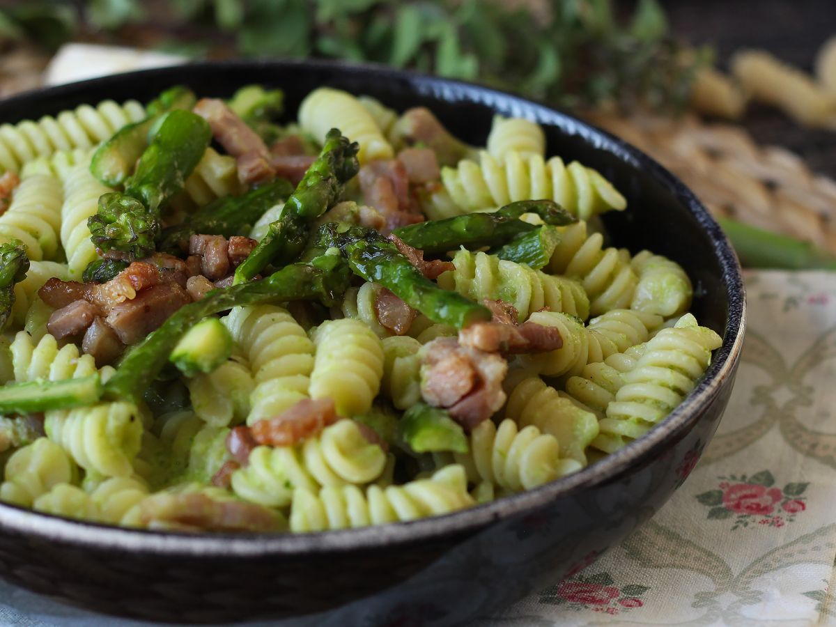 Kermainen parsa ja pekoni pasta: helppo ja maukas resepti - kuva 2