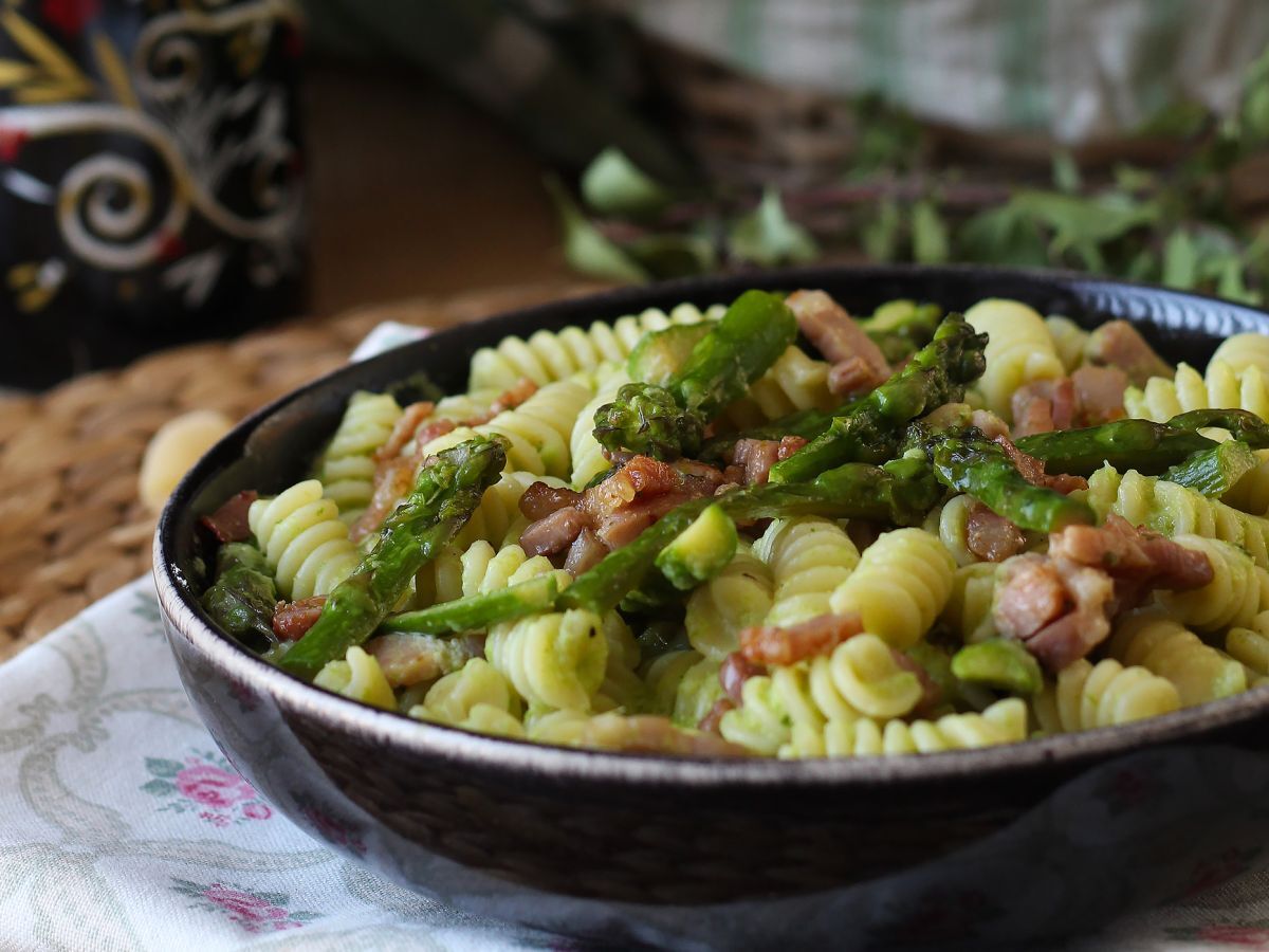 Kermainen parsa ja pekoni pasta: helppo ja maukas resepti - kuva 3