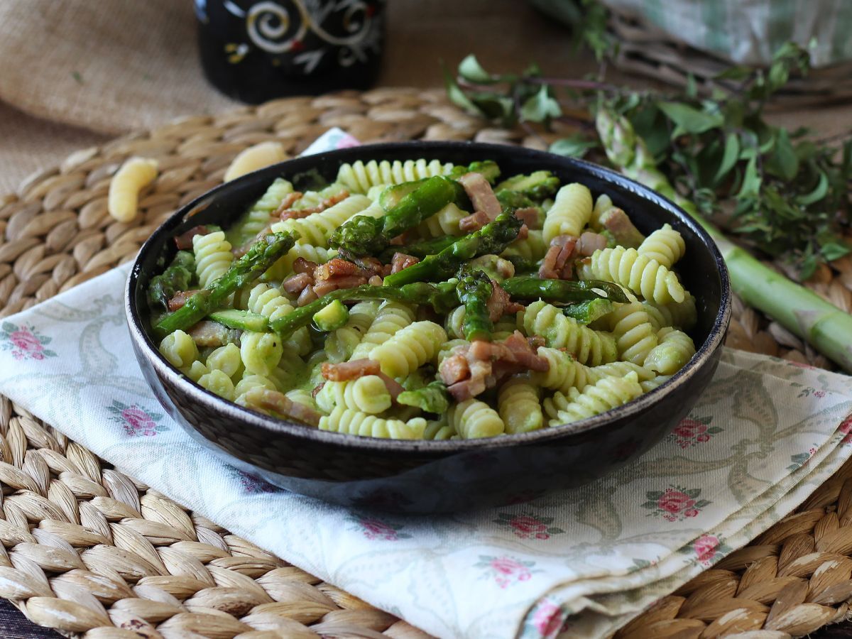 Kermainen parsa ja pekoni pasta: helppo ja maukas resepti - kuva 4