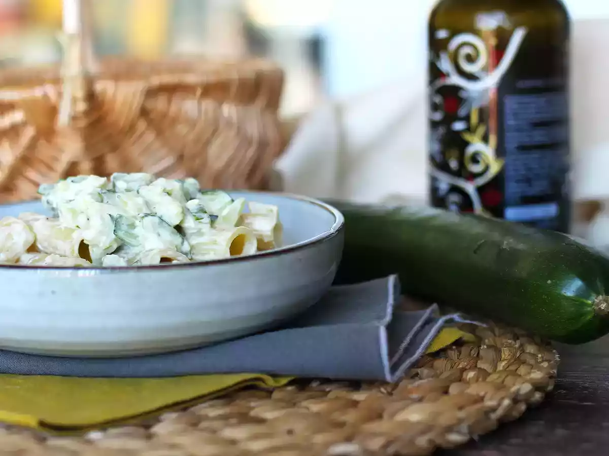 Kermainen pasta kesäkurpitsojen kanssa, maukas ja erittäin nopea resepti - kuva 3