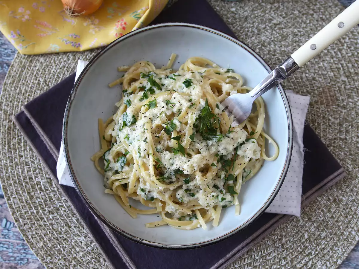Kermainen sipulipasta: herkullinen ja superedullinen pasta-annos! - kuva 2
