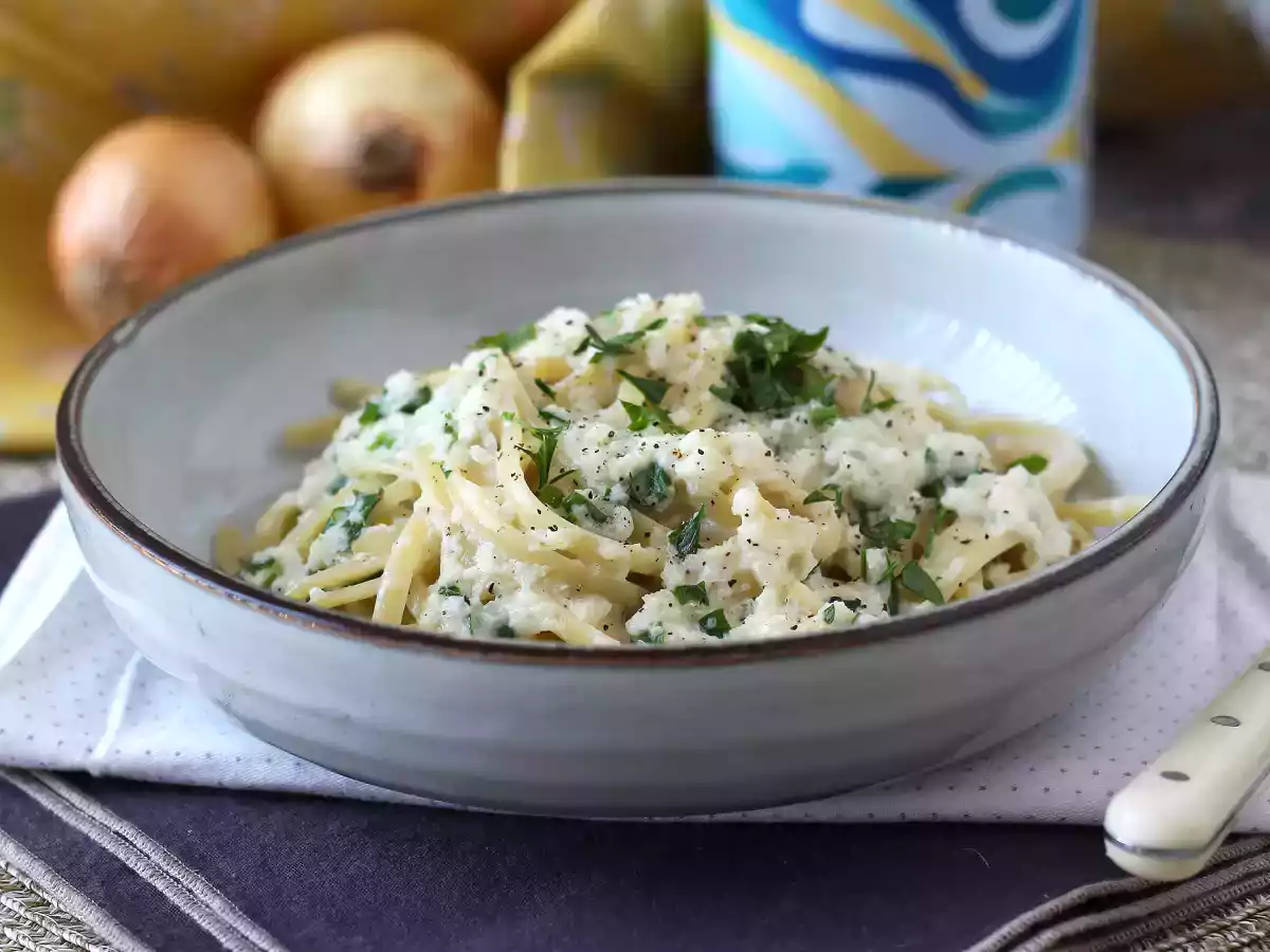 Kermainen sipulipasta: herkullinen ja superhalpa pääruoka! - kuva 3
