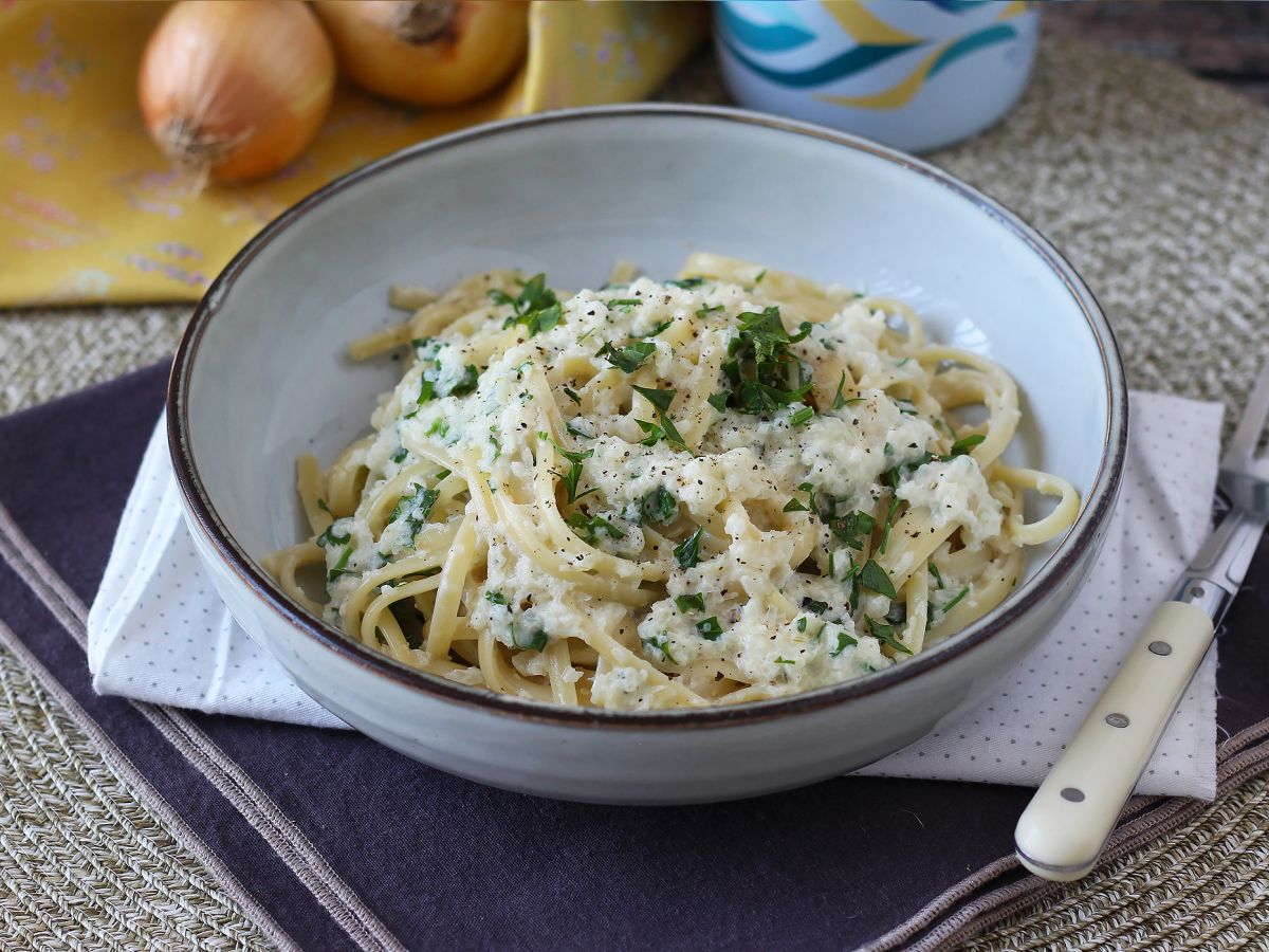 Kermainen sipulipasta: herkullinen ja superhalpa pääruoka! - kuva 5