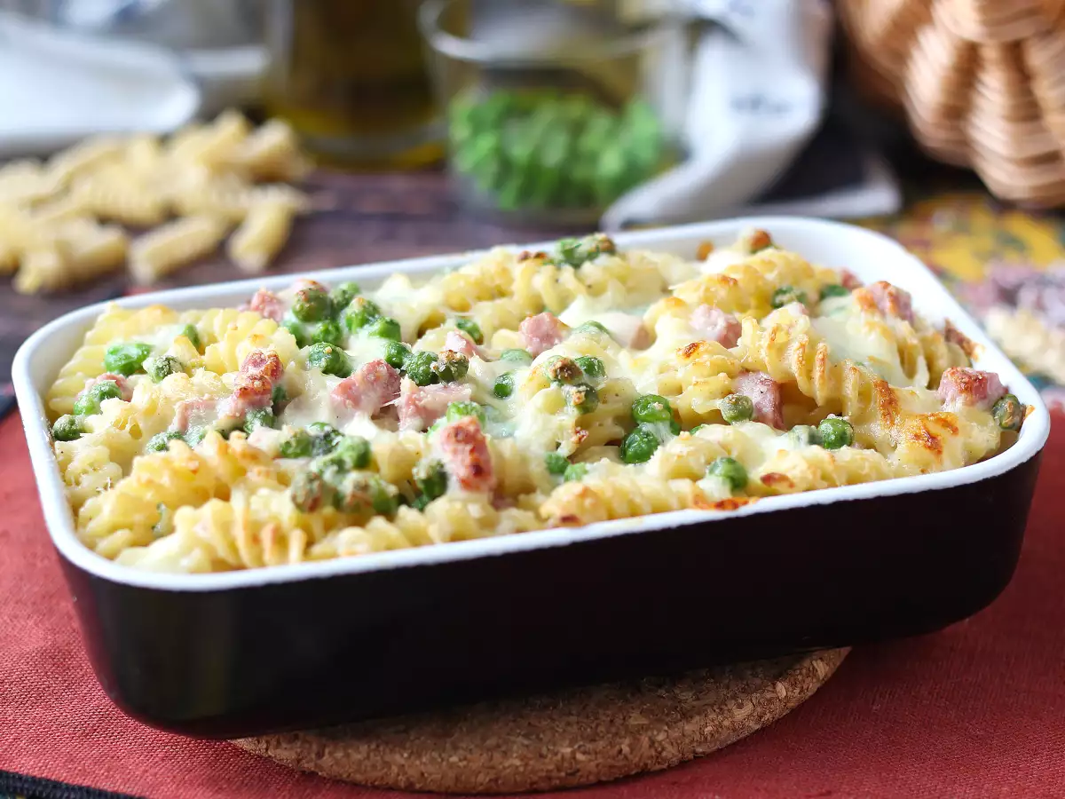 Kermainen uunipasta herneillä ja kinkulla – gratinoitu resepti - kuva 3