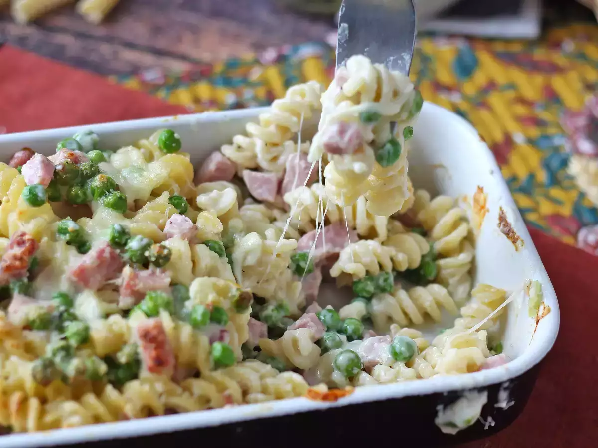 Kermainen uunipasta herneillä ja kinkulla – gratinoitu resepti - kuva 4