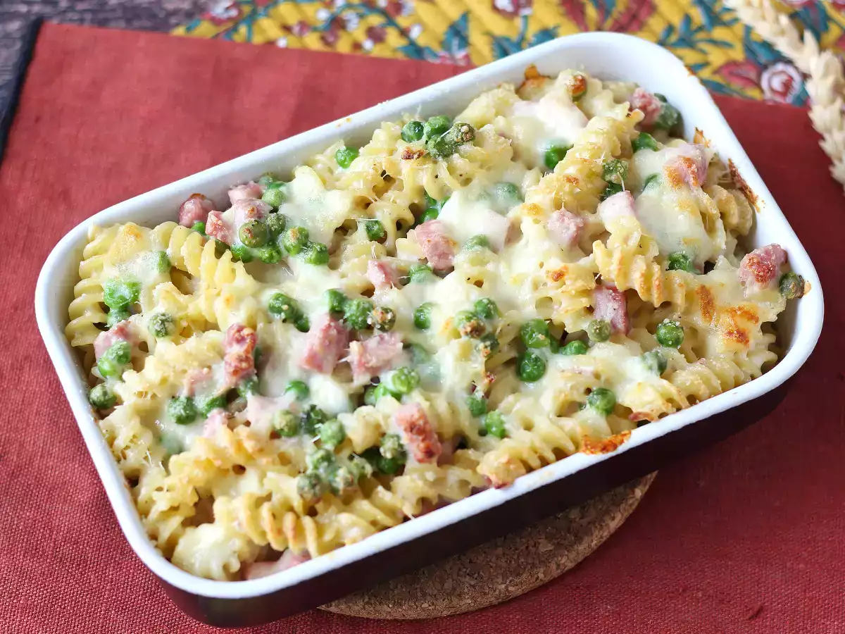Kermainen uunipasta herneillä ja kinkulla – gratinoitu resepti - kuva 6