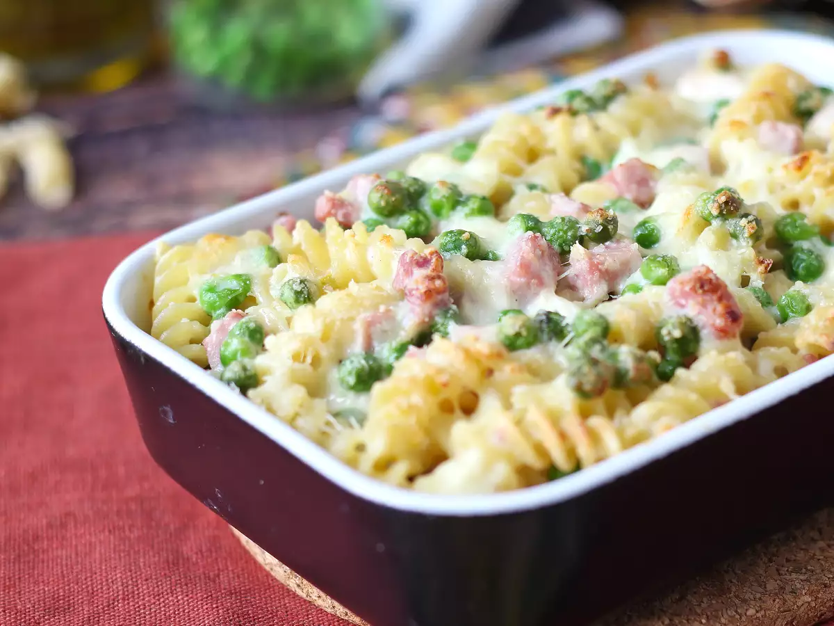 Kermainen uunipasta herneillä ja kinkulla – gratinoitu resepti - kuva 9