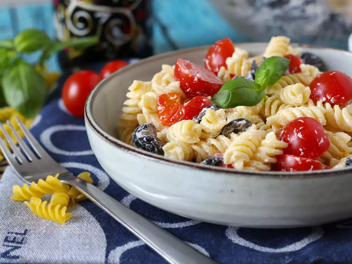 Kermaisa kylmä pastasalaatti alle 10 minuutissa!