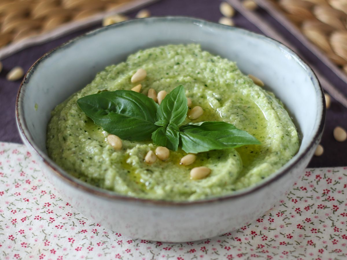 Kesäkurpitsa-pesto, nopea ja maukas resepti ilman kypsennystä. - kuva 4