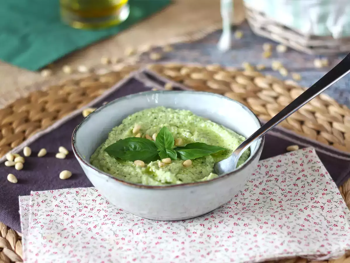 Kesäkurpitsa-pesto, nopea ja maukas resepti ilman kypsennystä. - kuva 5