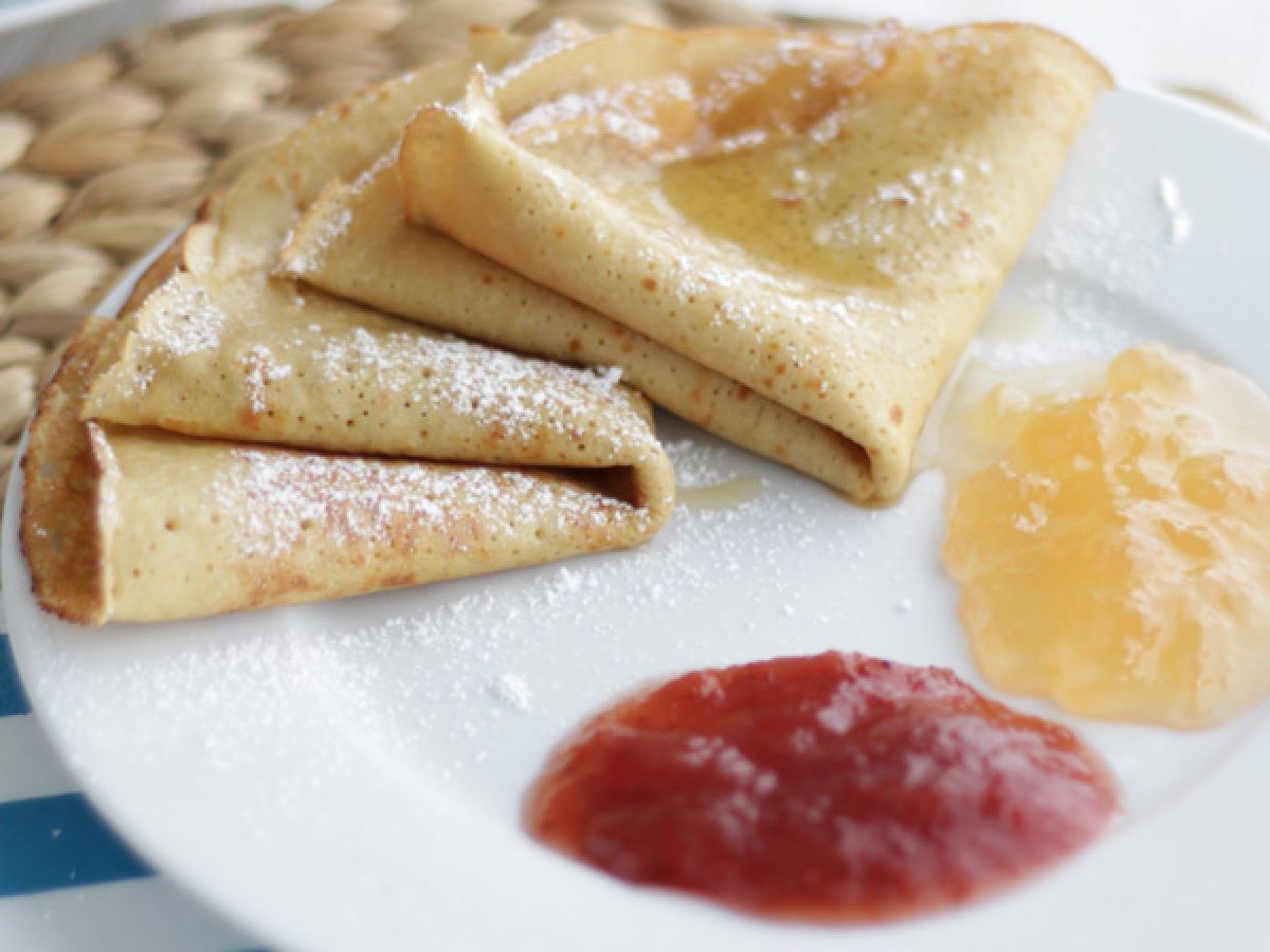 Kevyitä, gluteenittomia ja maidottomia pannukakkuja